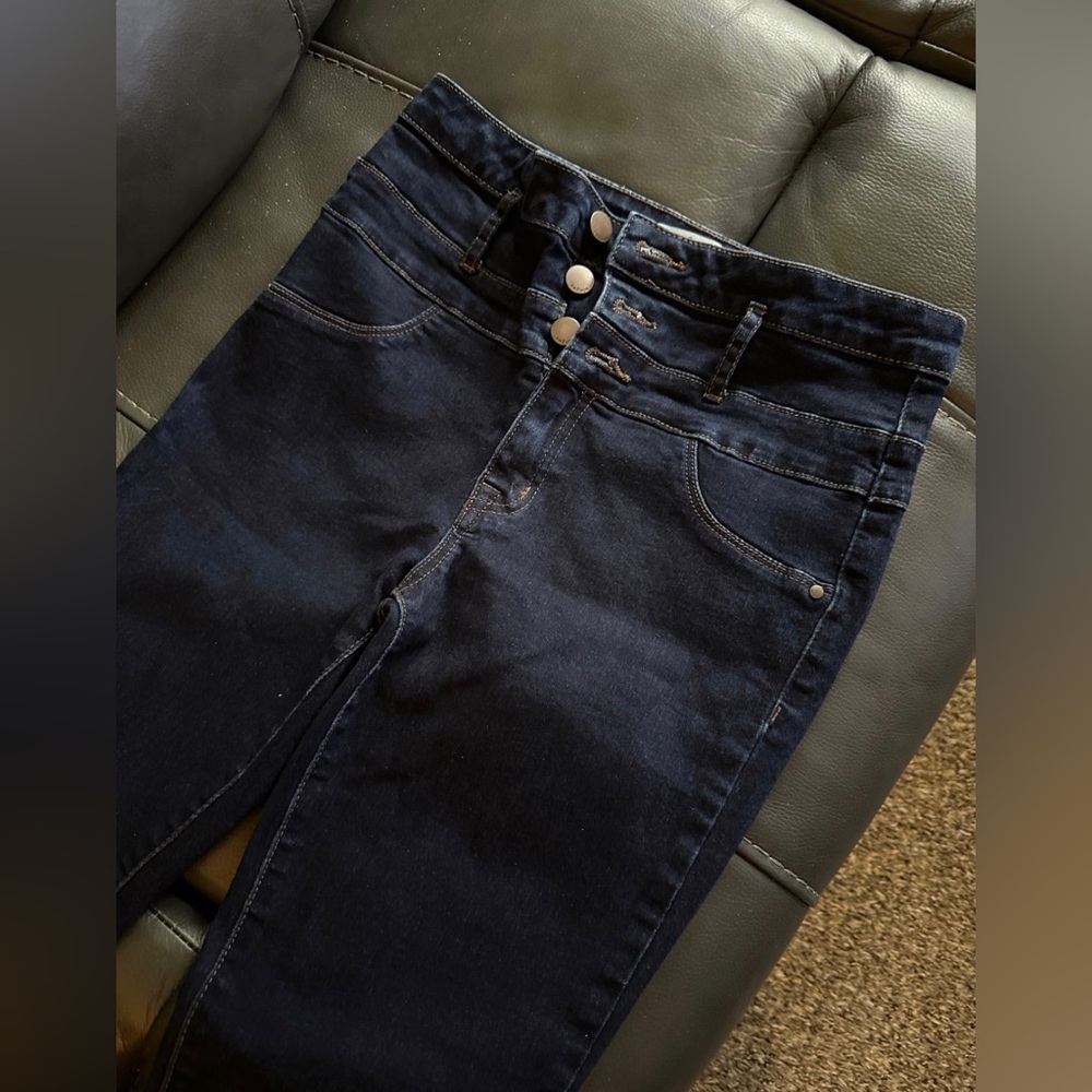 REFUGE BLUE JEANS US SIZE 6 **USED** GOOD CONDITION